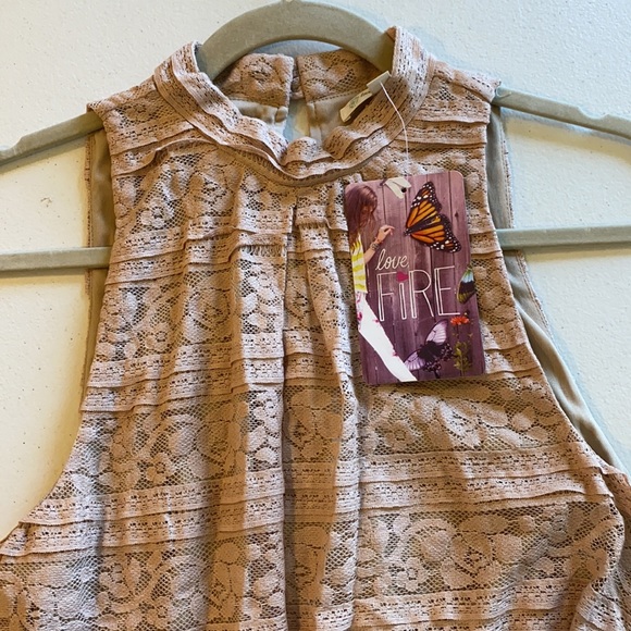 Sleeveless top - Picture 3 of 3